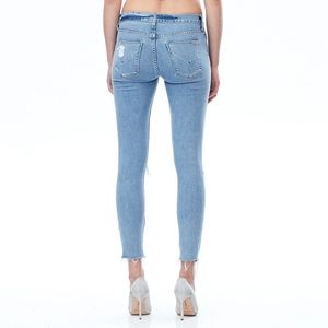 HUDSON Midrise Distressed Skinny Jeans!